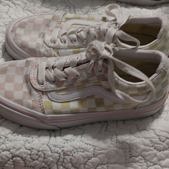 Vans   - Picture 4 of 5